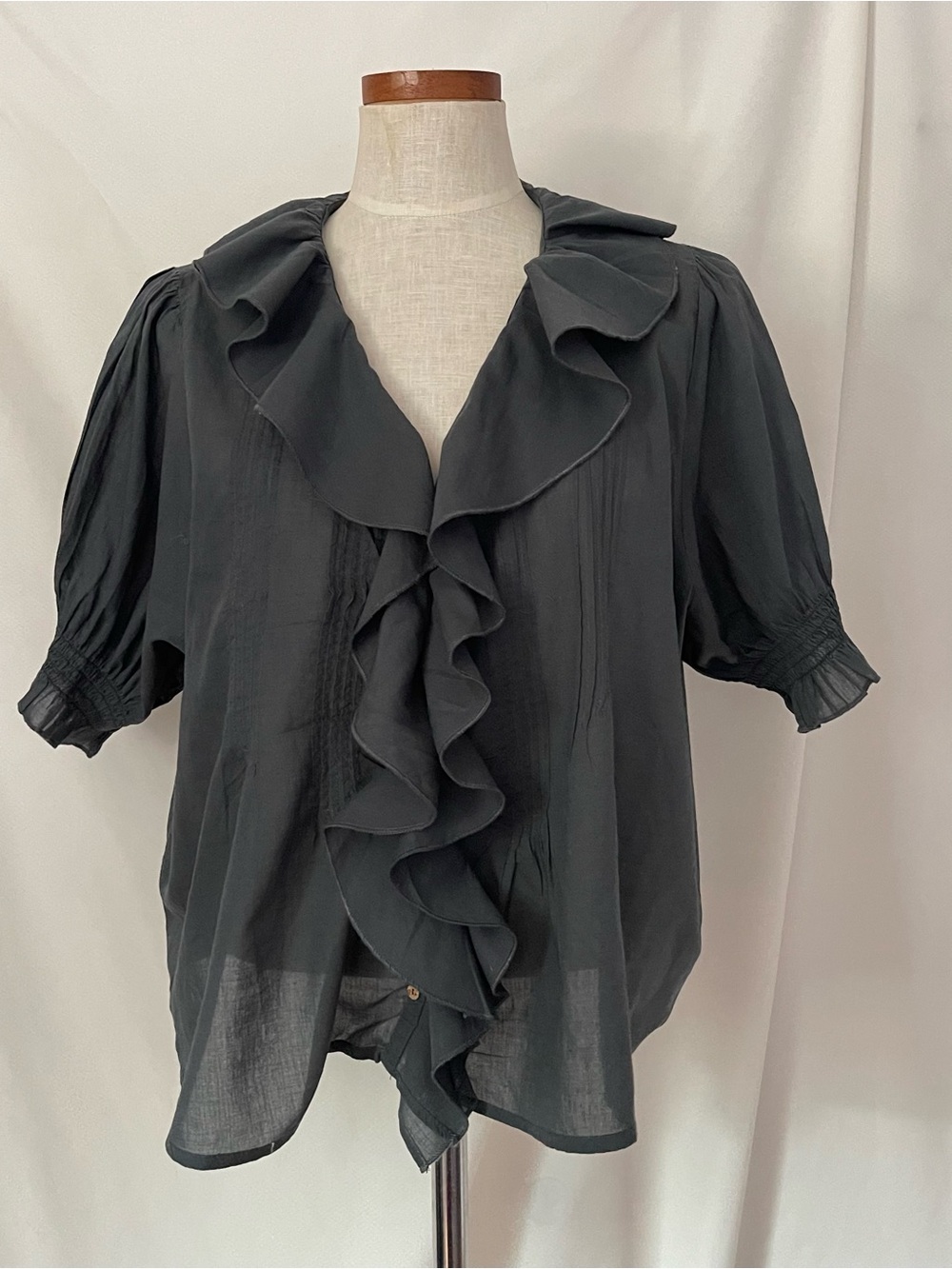 NATURAL LIFE Black Ruffled Short Sleeve Blouse
